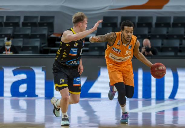 更是对中国 更是对中国